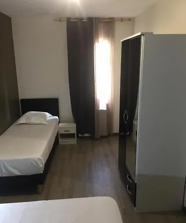 De La Boetie Hotell 4*