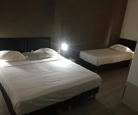 호텔 De La Boetie 4*