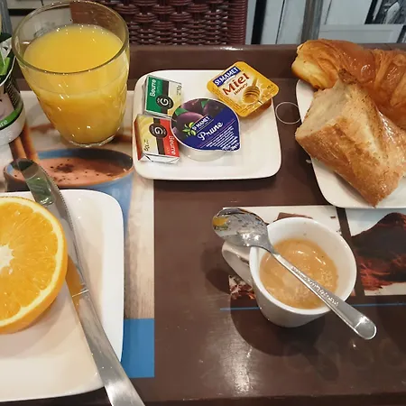 De La Boetie 4*