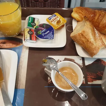 De La Boetie 4*